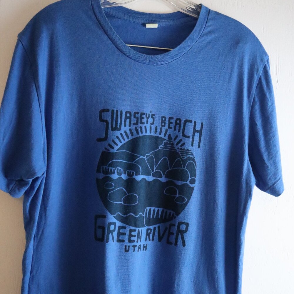 Swaseys Beach Green River Utah Blue Short Sleeve Tee Shirt Womens Medium